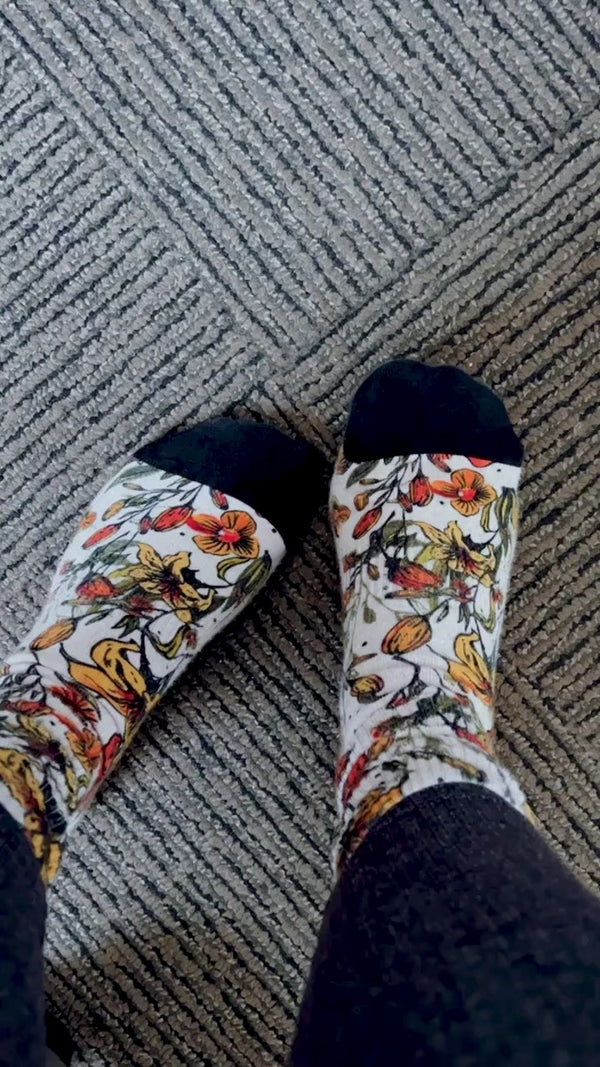 Socks - Oatmeal Lilies